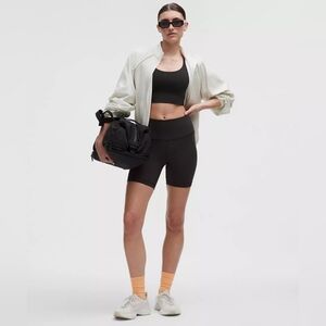 Lululemon Wunder Train High-Rise Short 6" Black Size 6